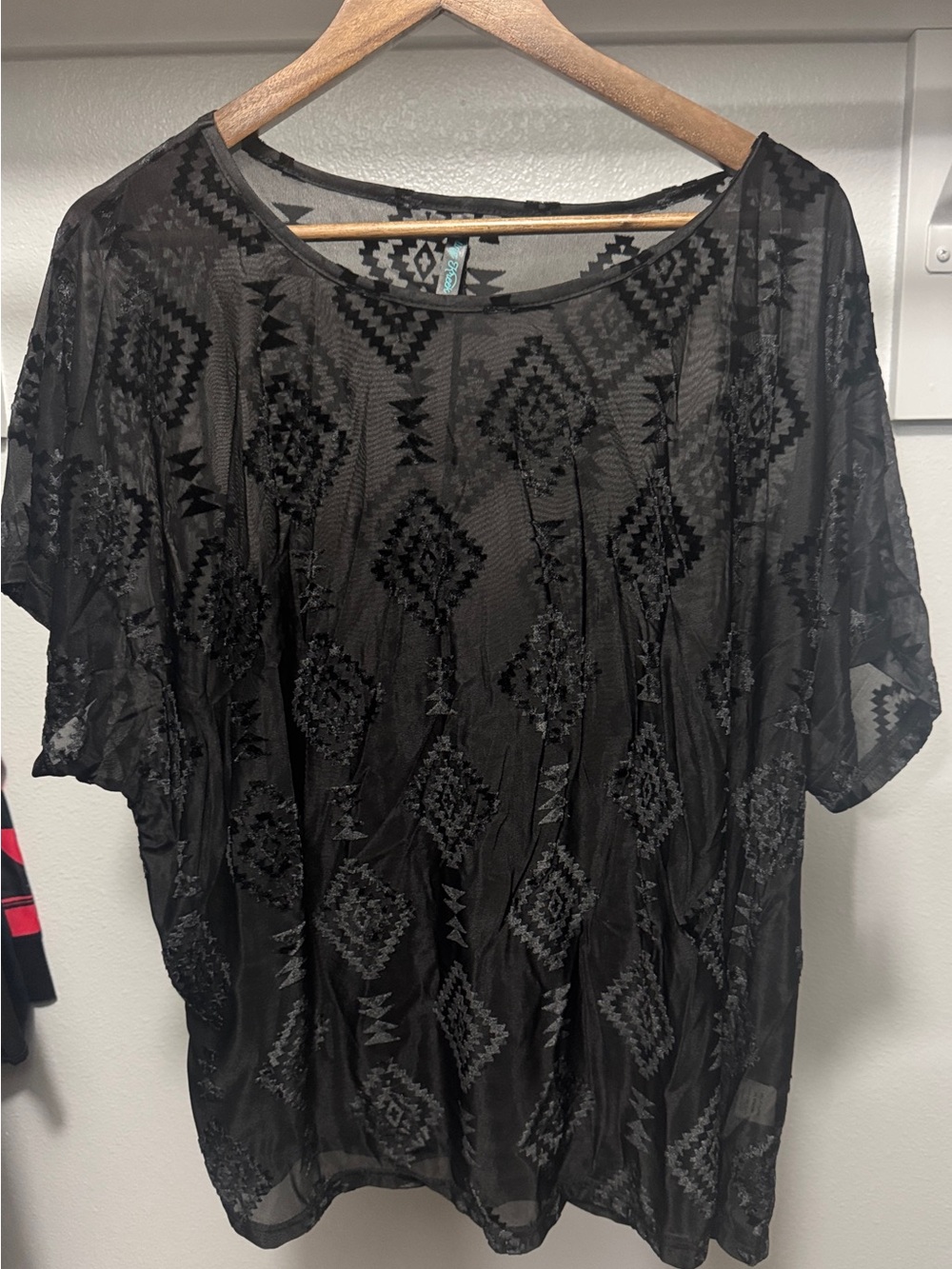 Black Short sleeve mesh with velvet Aztec design